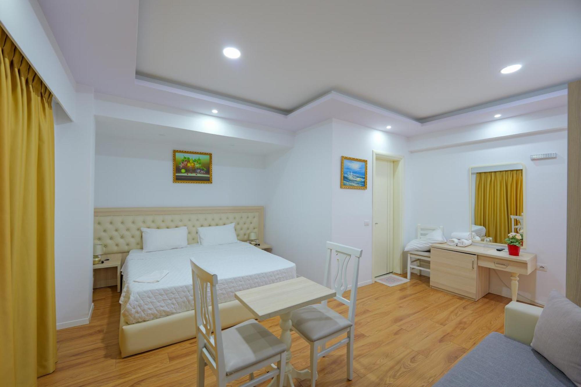 Hotel Iliria Sarandë Exterior foto